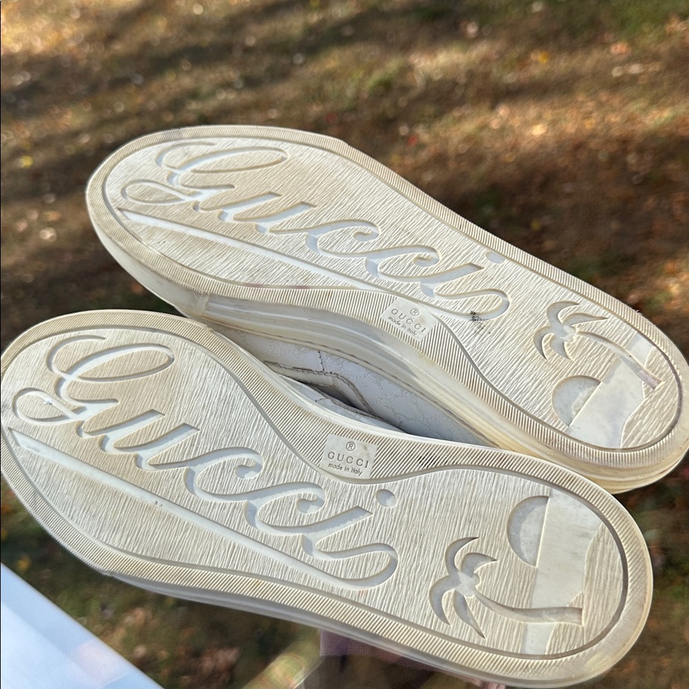 Gucci White Microguccissima Pattern Leather Sneakers w free  Gucci wristlet - Picture 10 of 16